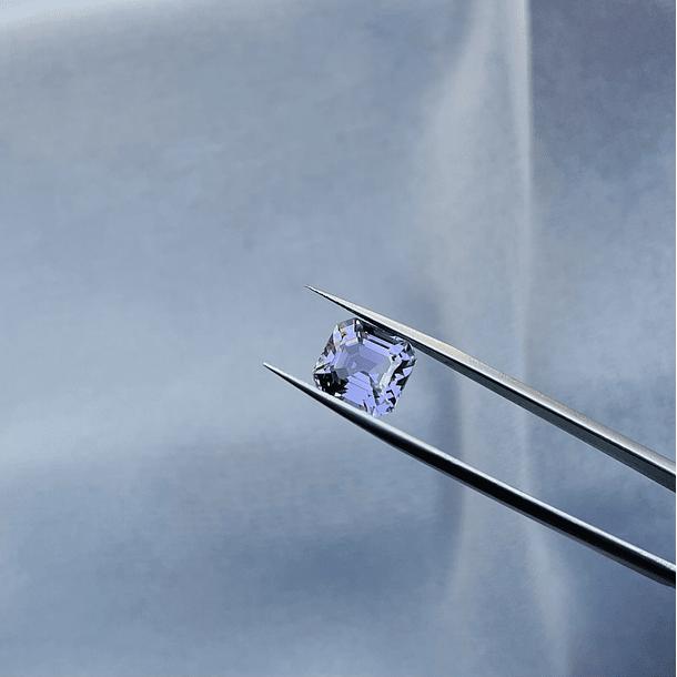 Kunzita-7.70ct-10.7x10.3mm 