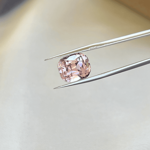Kunzita-6.285ct-10.7x8.7x7.8mm 