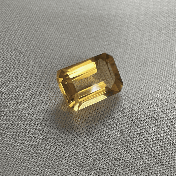Citrino Amarillo-2.220ct-8.8x6.4x4.7mm 
