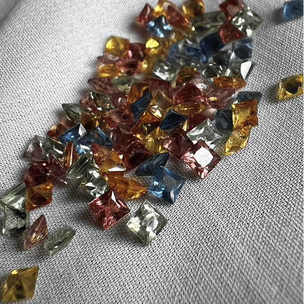 Lote de 78 Zafiros-0.200ct-2.5mm 