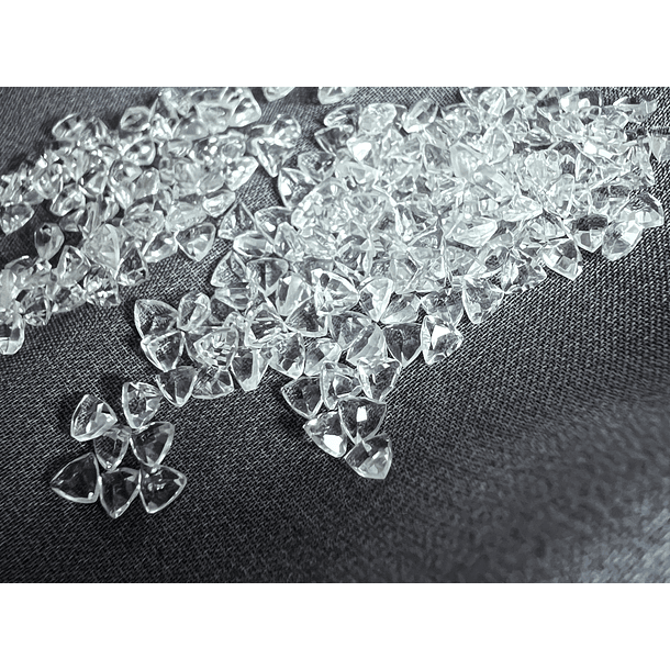 Lote de 30 Topacios Blancos-0.150ct-3mm 