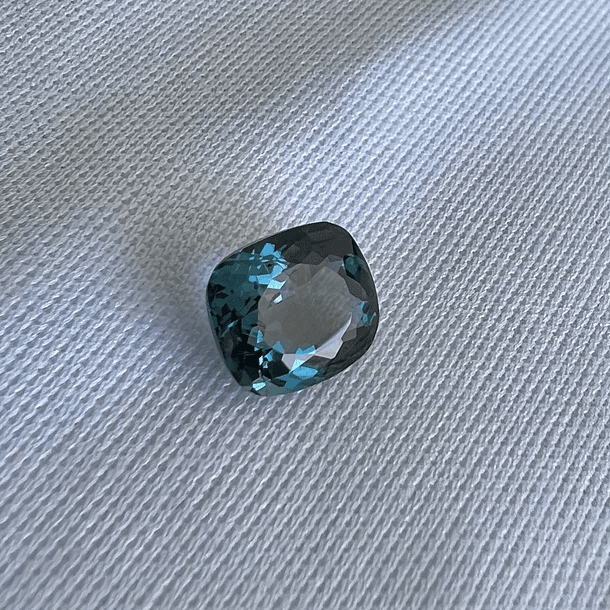 Topacio London Blue-3.90ct-9.1x8mm 
