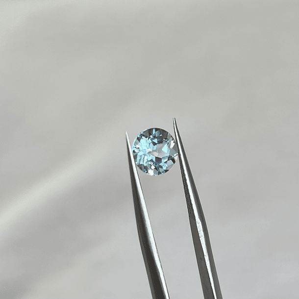 Topacio azul-0.905ct-5.5x5.5x3.1mm-corte redondo-calidad AAA / Topacio azul-0.795ct-5.2x5.2x3.4mm-corte redondo calidad AAA 