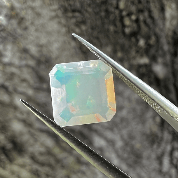 Ópalo etíope-1.580ct-8x8x5.1mm 