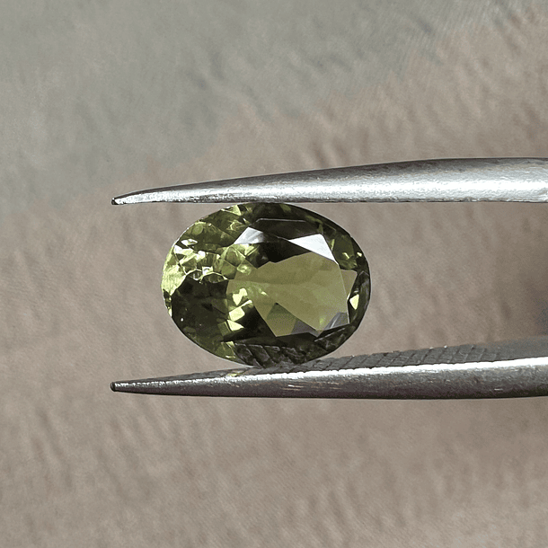 Turmalina-1.045ct-7.7x5.7x3.2mm 