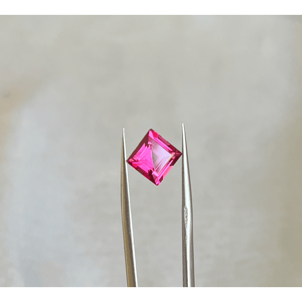 Par de Topacios Rosas-2.945ct-7.8x7.8x4.5mm/2.835ct-7.8x7.9x4.7mm 