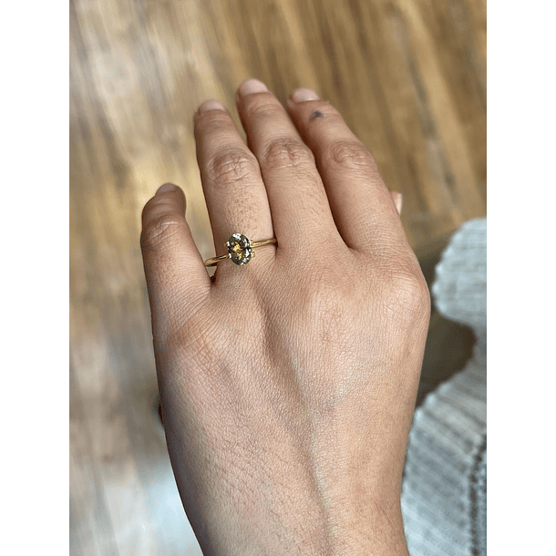 Anillo solitario con Turmalina oval en oro amarillo de 14k talla 7.5  