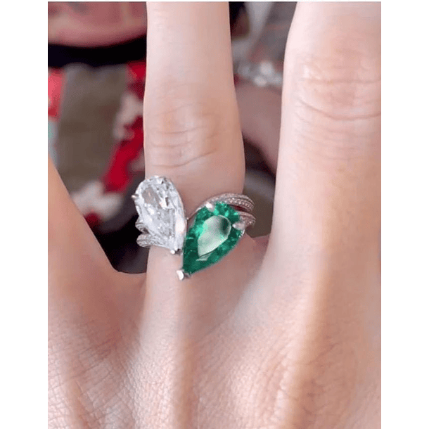  Anillos Gemelos con Topacio London Blue Pera y Amatista Pera en Oro Blanco de 14K Talla 7  