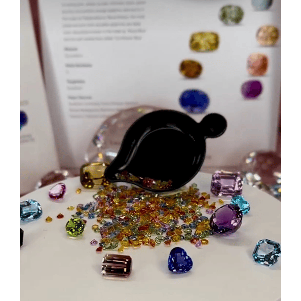 Lote surtido con Zafiros, Turmalinas y Granates rodolita 