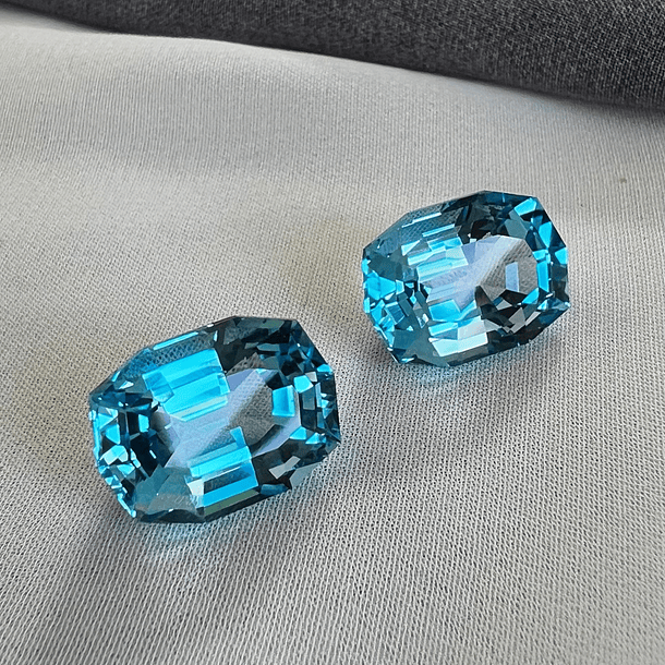 Par De Topacio Suizo-11.70ct-12.29ct-15.12x11.02x8.64mm y 15.20x11.17x8.87mm 