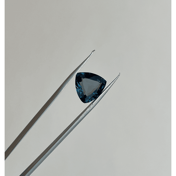 Topacio London Blue-6.60ct-12x12mm 