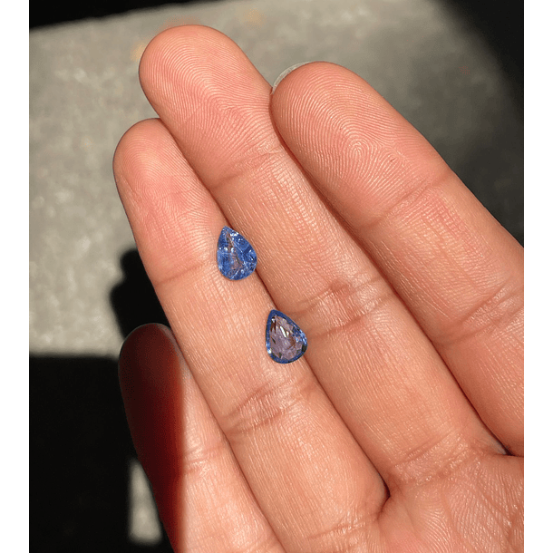 Dúo de Zafiros-7.9x5.7mm-7.9x5.6mm-corte pera-calidad AAA 