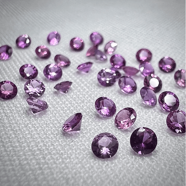 3 piezas de Zafiro rosa púrpura-2.5mm 