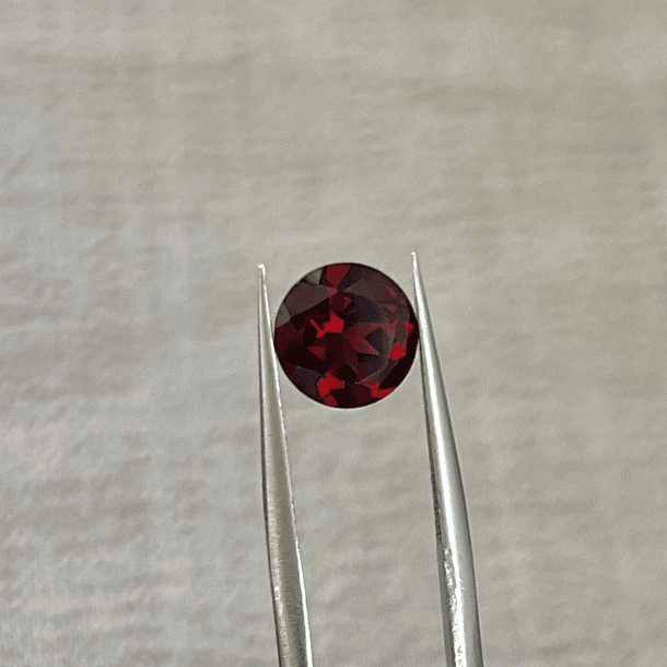 Granate Rojo-2.200ct-7.7x7.7x4.3mm 