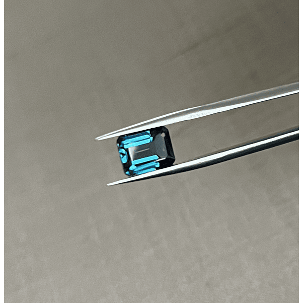 Topacio London Blue-2.825ct-8.5x6.5x4.4mm 