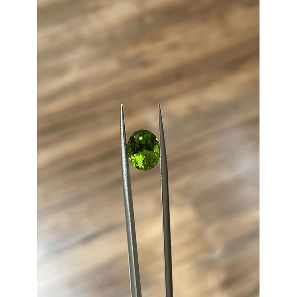 Peridoto oval destello 3.80ct 10x8mm 