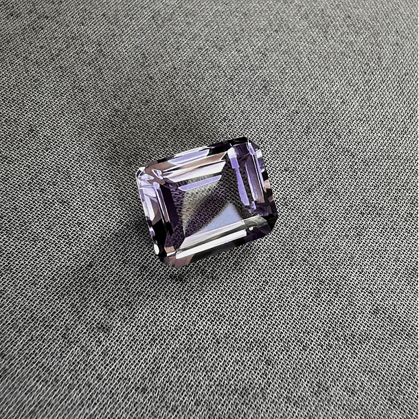 Amatista-3.945ct-10.5x8.5x5.3mm 