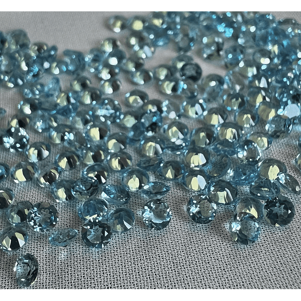 Lote de topacio suizo de 12 piezas redondos 2.5mm 0.13ct c/u 