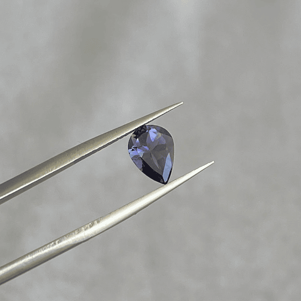 Iolita-0.530ct-6.8x5x3mm 