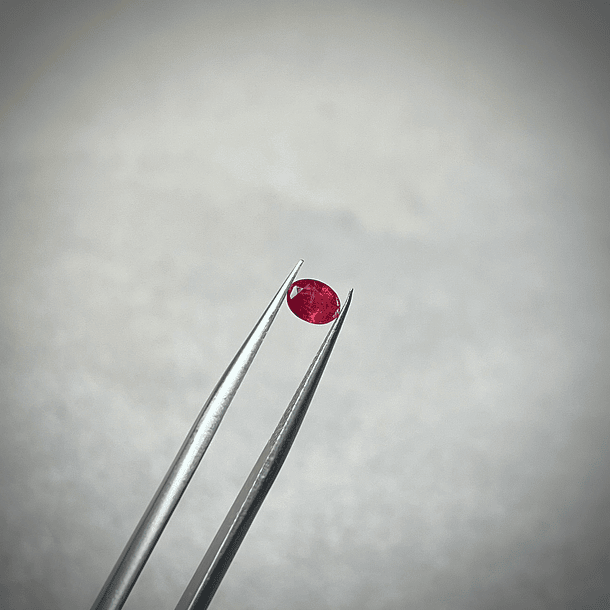 Zafiro rojo de Sri Lanka-0.425ct-5x3.5x2.2mm 