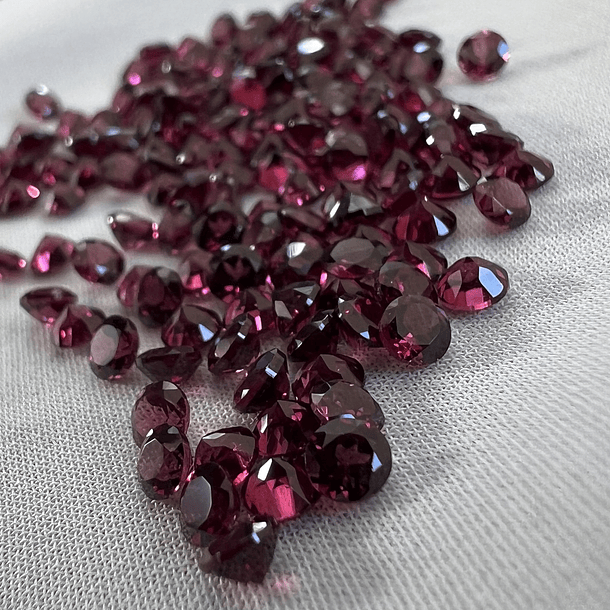4 piezas de Granate Rodolita-0.140ct-2.5mm 