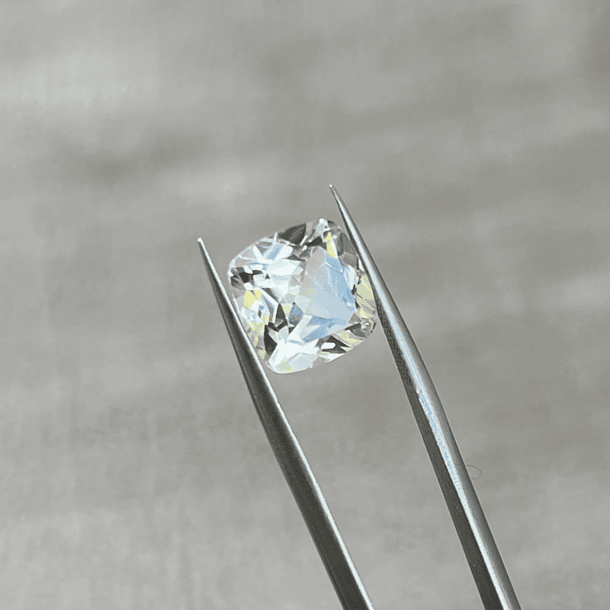 Topacio blanco-4.530ct-9.1x9.1x6.2mm 