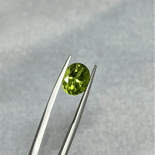 Peridoto-2.210ct-9.7x7.3x4.4mm 