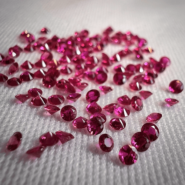 2 piezas de Rubí natural-2mm 