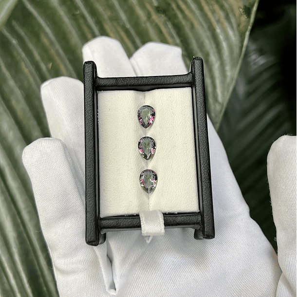 Par de Topacio místico-0.960ct-8x6mm 