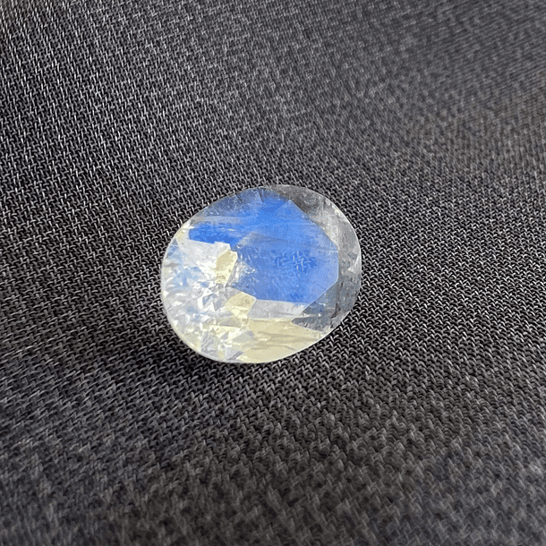 Piedra luna-1.905ct-9x7mm 