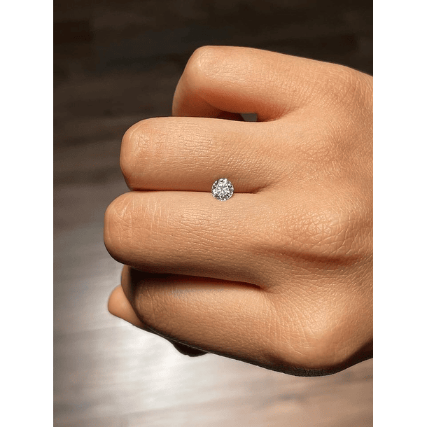 Par de diamante redondo brillante 4.35mm 30pts c/u  Claridad: internally flawless color F corte excelente y simetría excelente 