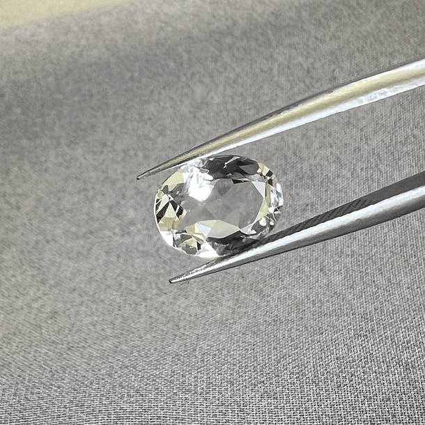 Aguamarina Oval AAA 1.35ct  8.6X6.5mm 