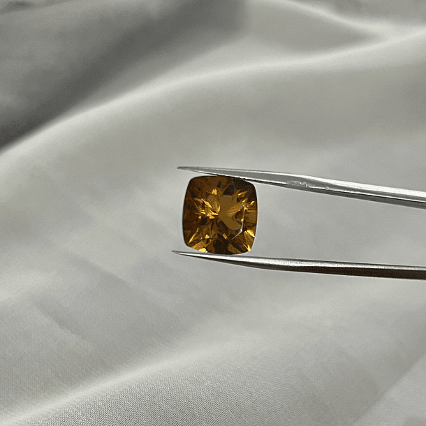 Citrino-5.180ct-10.2x10.6x7.2mm 