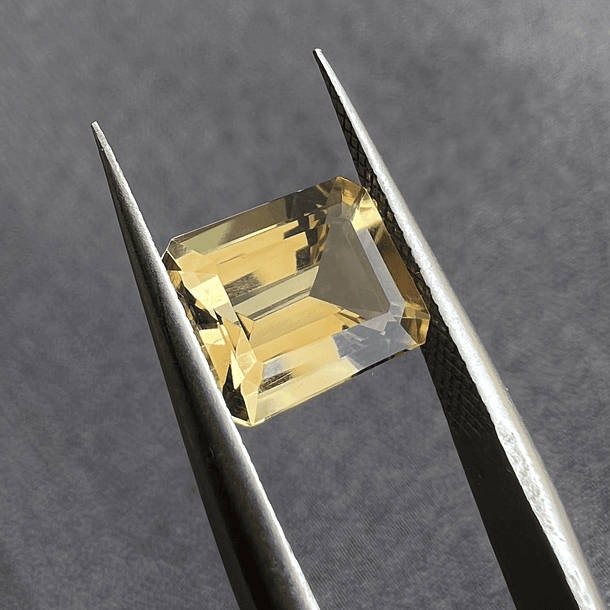 Citrino-2.005ct-8x6x5.2mm 