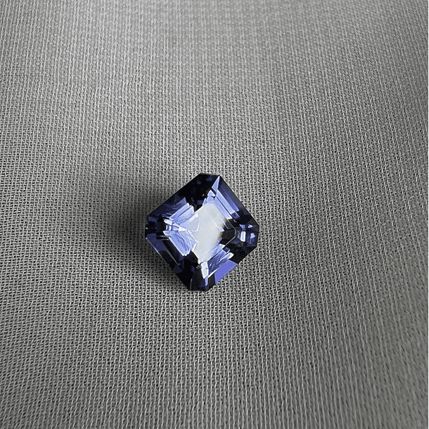 Tanzanita certificada GIA-1.92ct-6.6x6.6x4.5mm 