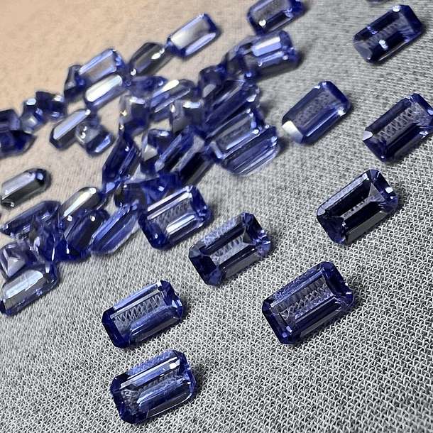 Tanzanita-0.05ct-5x3mm 