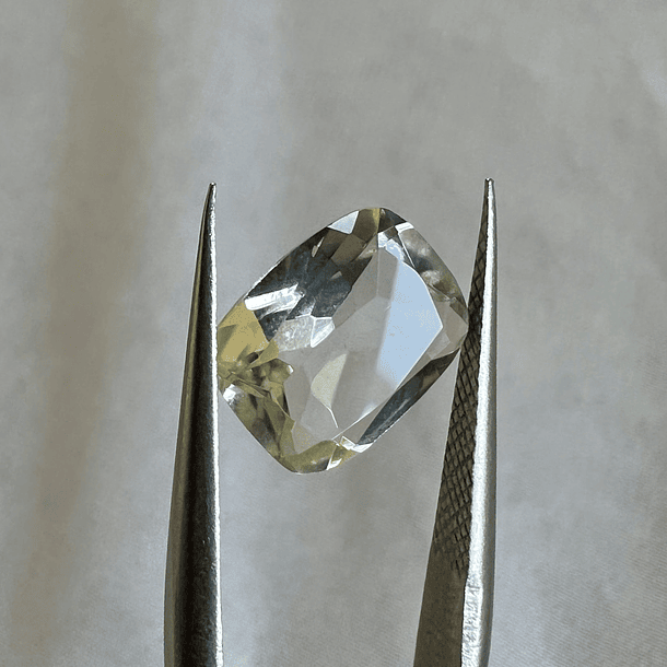 Amatista verde-2.395ct-9.7x7.8x4.3mm 