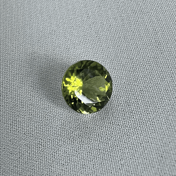 Peridoto-1.695ct-7.6x4.4mm 