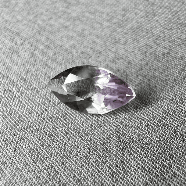 Ametrino-0.91ct-9.4x4.8x3.6mm 
