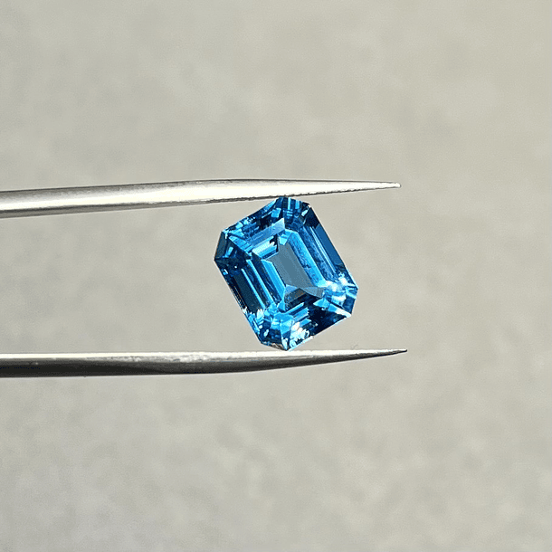 Topacio suizo GIA-6.31ct-11.16x9.19x7.03mm 