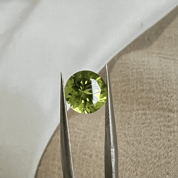 Peridoto-1.720ct-7.6x4.4mm 