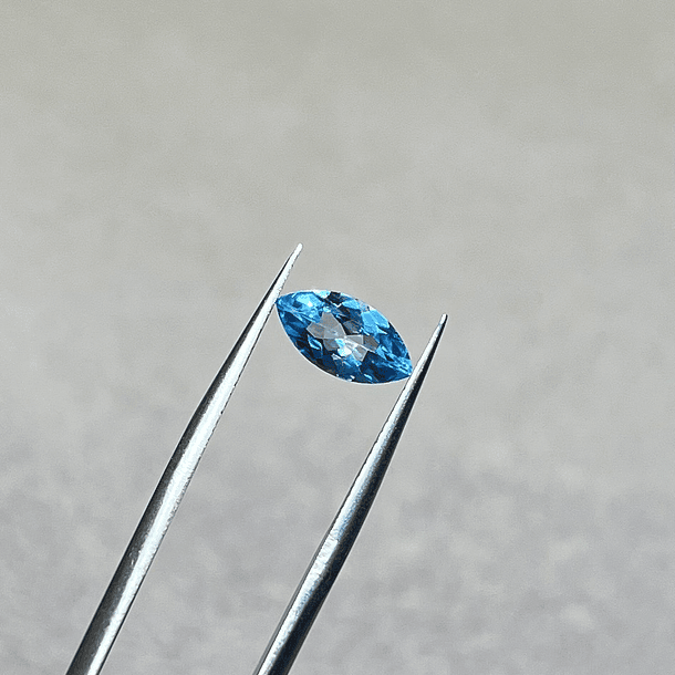 Topacio suizo-1.10ct-9.8x4.8x3.2mm 