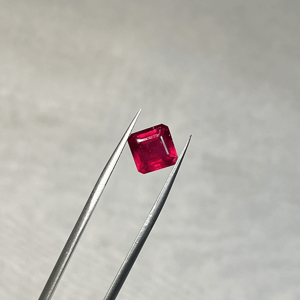 Rubí-1.710ct-6.1x5.9mm 
