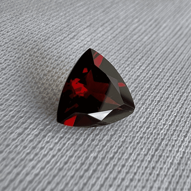 Granate rojo-0.975ct-6x6mm 