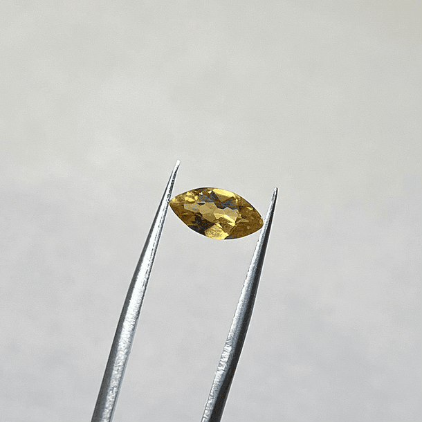 Citrino amarillo-0.90ct-9.3x4.8x3.3mm 