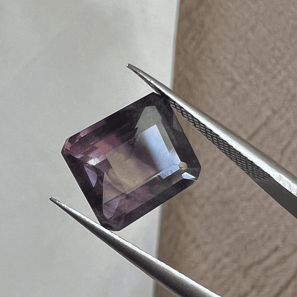 Fluorita-3.915ct-9.5x7.8x5.3mm 