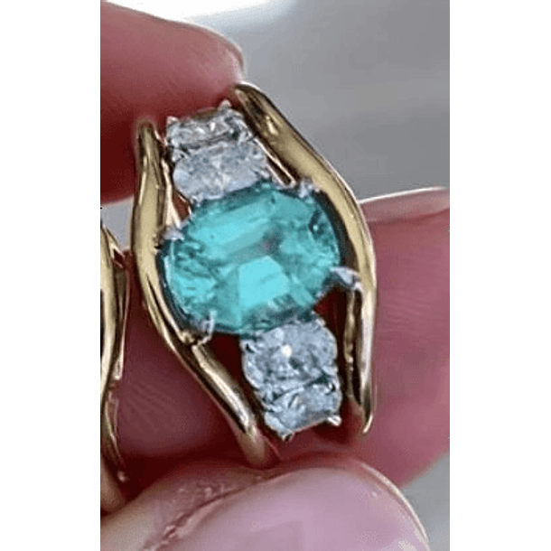 Anillo 3 gemas en oro amarillo de 14k con aguamarina, citrino y esmeralda oval de 6x4mm en talla 8. 