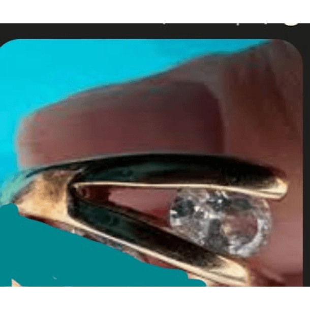 Anillo doble aro en oro amarillo de 14k con 1 esmeralda oval de 6x4mm talla 8 