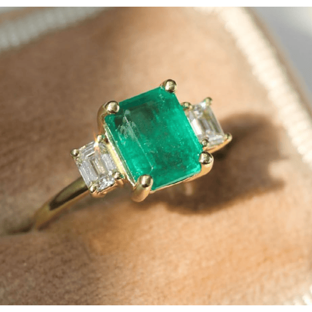  ANILLOS DE oro amarillo talla 6 con esmeralda y tanzanitas 