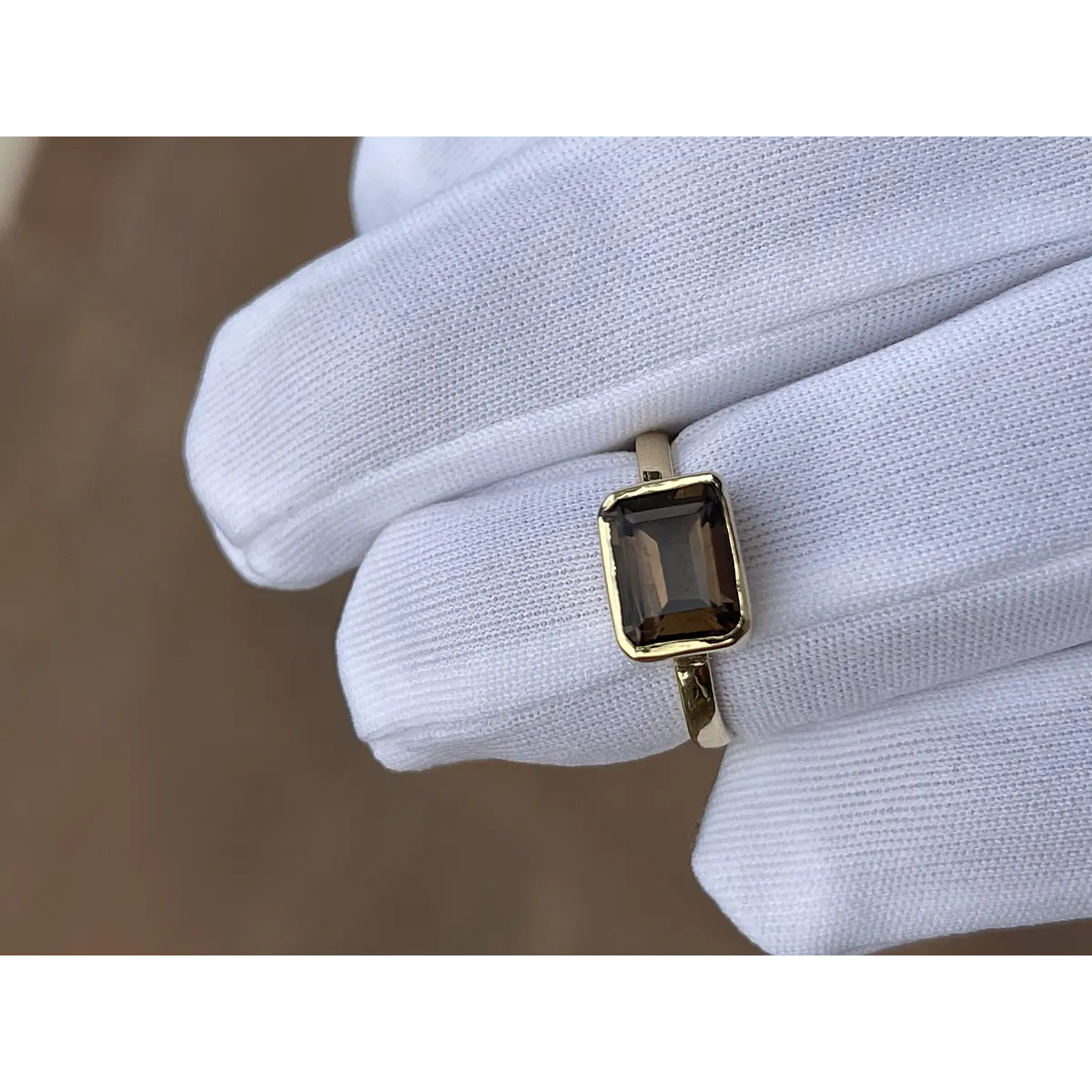 Anillo en oro amarillo de 14k, biselado, en talla ajustab... | Versatto ...